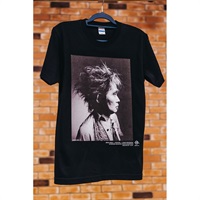 忌野清志郎 フォトプリントTシャツ Photo by 有賀幹夫 D - M【受注生産商品】※11月中旬以降のお届け