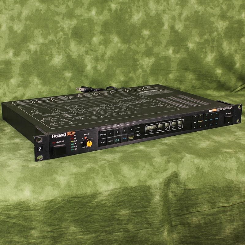 名機Roland SDE-3000が持つアイコニックなディレイ音を