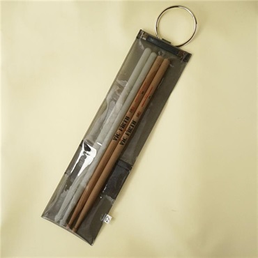 tsundrum_chan 【お試し価格】モノクロPVC BIGリングカラビナスティックケース グレー