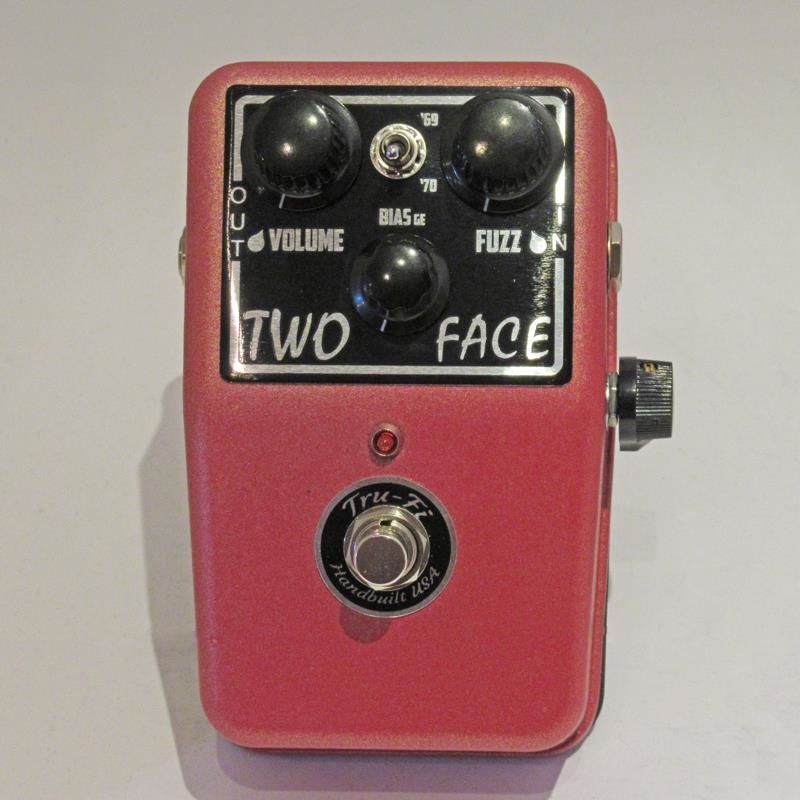 Two Face Custom Redの商品画像
