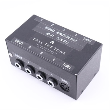 エフェクターセットまとめ売り ZOOM / G1X FOUR Guitar Multi-Effects Processor 電池駆動可能