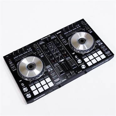 中古品NATIVE INSTRUMENTS TRAKTOR KONTROL S4 Native Instruments TRAKTOR KONTROL S4 MK2 DJ Controller 4
