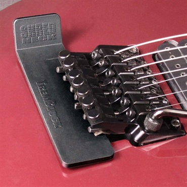 SHRED NECK TremBlock [フローティングトレモロ用弦交換楽々