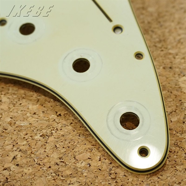 Montreux Retrovibe Parts Series 62 SC pickguard relic [205