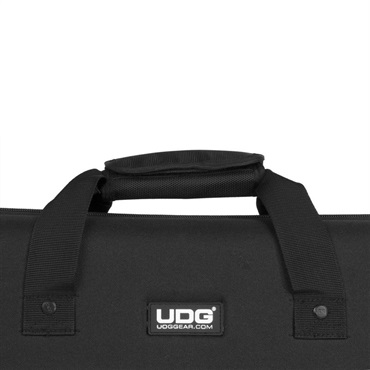UDG U8301BL Creator コントローラー ハードケース Medium 【MPC