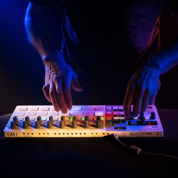 Arturia BEATSTEP PRO 画像2