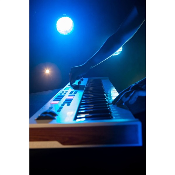 Arturia KEYLAB Essential 61 ｜イケベ楽器店オンラインストア