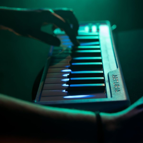 Arturia MICROLAB BK（ブラック） 画像5
