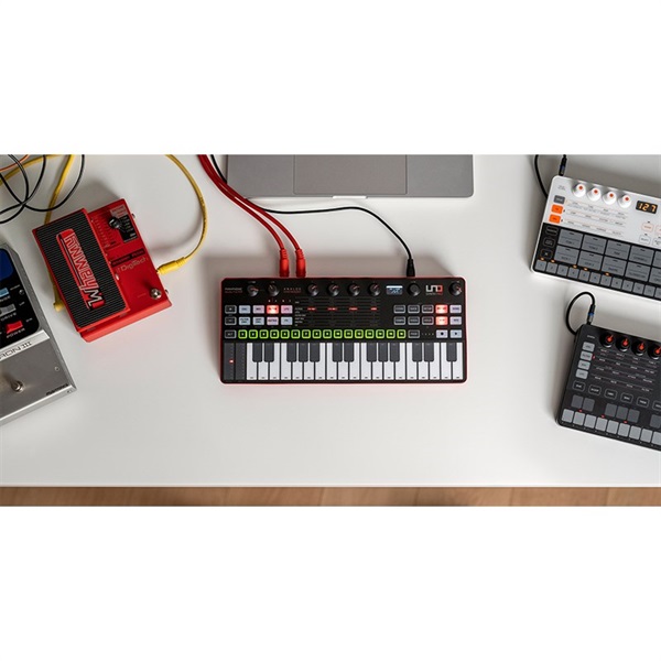 IK Multimedia UNO Synth Pro Desktop 画像6