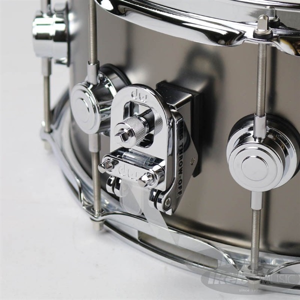 dw Collector's Satin Black Brass Snare Drum 14×6.5 [DW-SBB1465SD/BRASS/C] 画像2