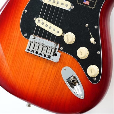Fender USA American Ultra Luxe Stratocaster (Plasma Red Burst/Maple) 画像4