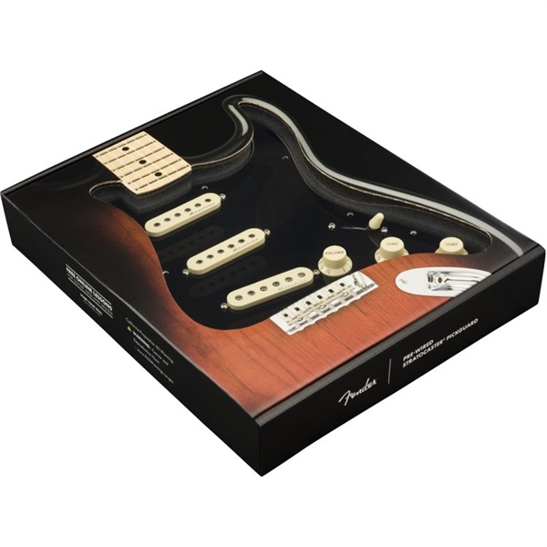 Fender USA Pre-Wired Strat Pickguard， Hot Noiseless SSS (Black