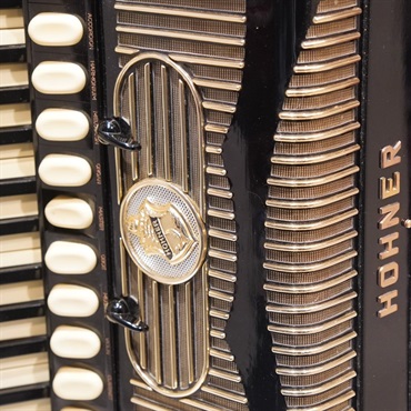 Hohner 【USED】【GW激得セール】GOLA【超希少！特注仕様45鍵・5列リード搭載・185ボタンフリーベースモデル】【最高級モデル特注品・中古アコーディオン】 画像4