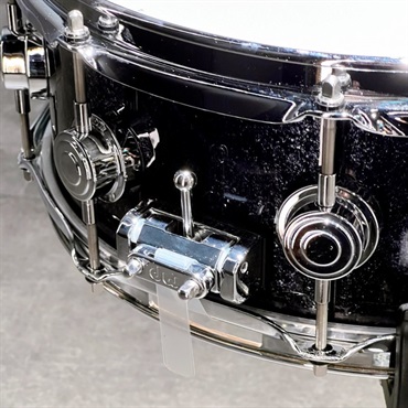 dw Collector's Pure Maple Snare Drum 14×5 / Gun Metal dw Collector's Pure Maple Snare Drum 14×5 / Gun Metal