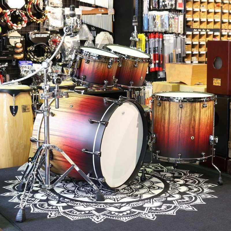 Pearl Masterworks 4pc Drum Kit [BD22，FT16，TT12，TT10] -Matte Red Fade over Black Limba 画像4
