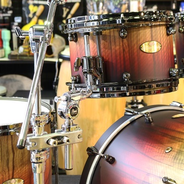Pearl Masterworks 4pc Drum Kit [BD22，FT16，TT12，TT10] -Matte Red Fade over Black Limba 画像6