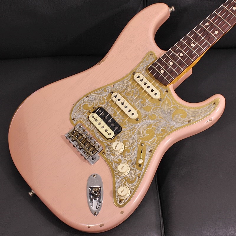 Fender Custom Shop Limited Edition Tyler Bryant Pinky Stratocaster Relic SN. TB051 画像2
