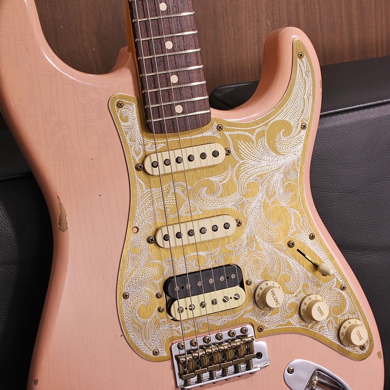 Fender Custom Shop Limited Edition Tyler Bryant Pinky Stratocaster Relic SN. TB051 画像4