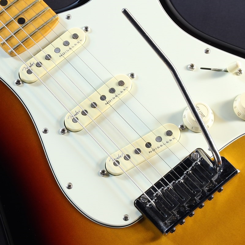 Fender USA USED 中古 American Ultra Stratocaster Ultraburst/Maple 画像3