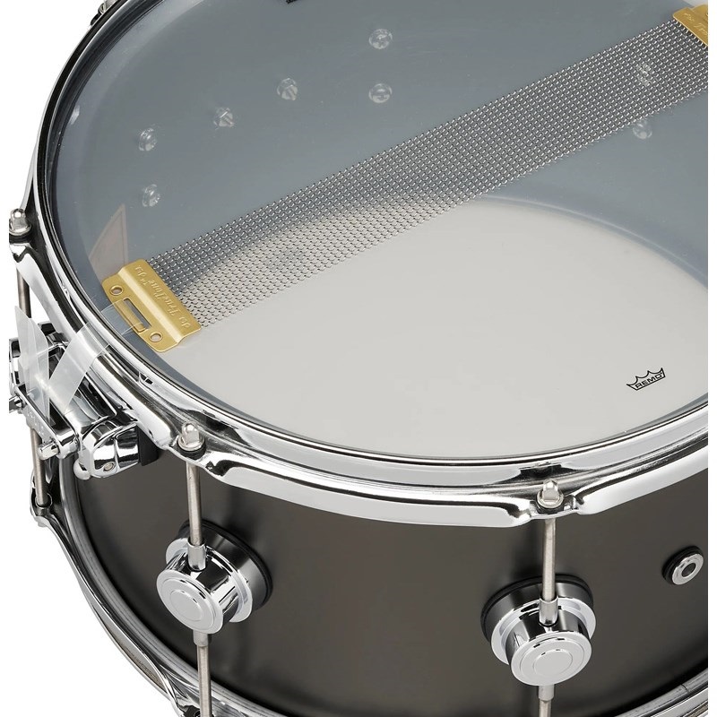 dw DRVD0713SVCBK [Collector's Satin Black over Brass Snare