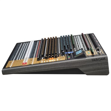 TASCAM Model 2400(24chマルチトラックレコーディングミキサー TASCAM Model 2400(24chマルチトラックレコーディングミキサー