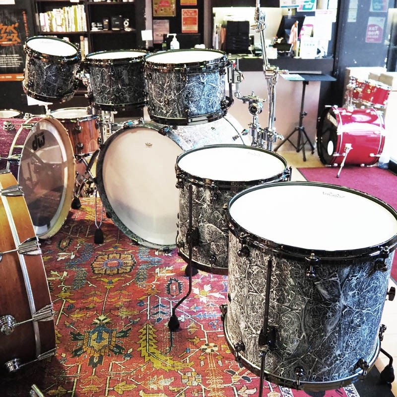 ドラム一式です YAMAHA Absolute Hybrid Maple 4pc Drum Set [AMP6F3＋AMB2218