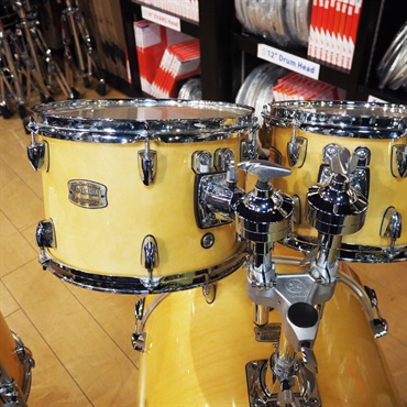 ライブステージ風 セット　ドラム　ピアノ　ギター Yamaha ART 