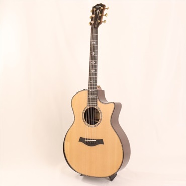 Taylor エレアコ　ナイロン弦 ナイロン弦 ギター - クラシックアコースティック | Taylor Guitars
