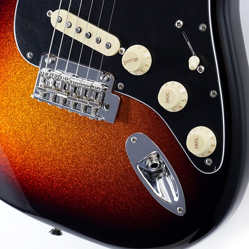 Fender Mexico 3-COLOR SUNBURST 限定モデル Fender MEX】 3-Color Sunburstに高級感溢れるスパークルを付与