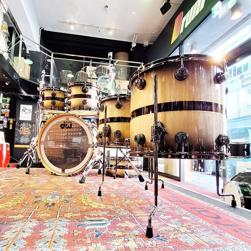 dw Collector's Pure Maple ''333'' Shell 6pc Drum Kit [BD22，FT16&14，TT12&10，SD14/Quick Candy Black Burst over Italian Sycamore Exotic Veneer - Ziricote Inlay w/ Gold Leaf Pinstripes]【イケベ楽器店創業50周年企画モデル！】 画像7