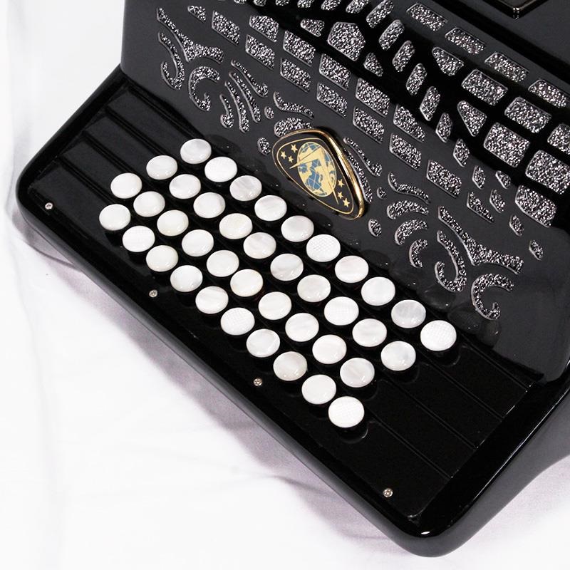 Victoria USED 中古 【夏のボーナスセール】 Beginner C system/Free Bass (調律師によるご注文後の調整の為、納期3～4週間)アコーディオン 小型 クロマチック Cシステム フリーベース 画像2