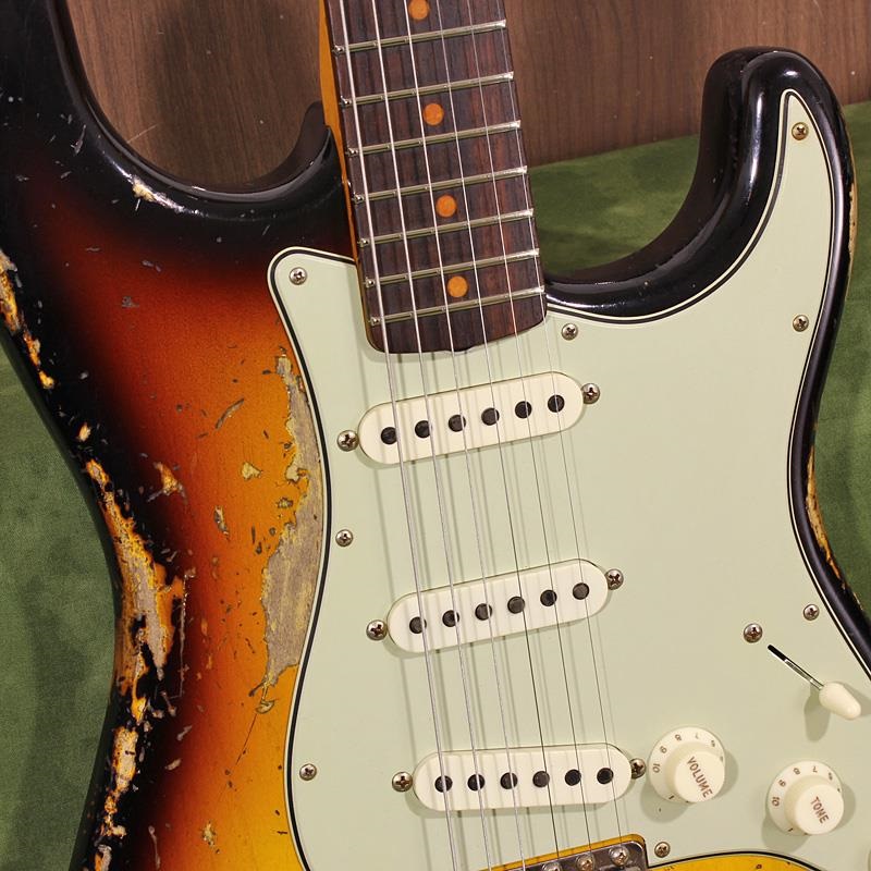 Fender Custom Shop USED 中古 2023 Limited Edition 1961 Bone Tone Stratocaster Super Heavy Relic Super Faded Aged 3-Color Sunburst SN. CZ571032 画像4