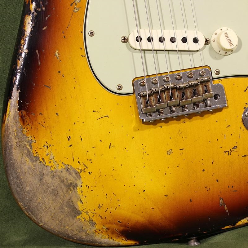 Fender Custom Shop USED 中古 2023 Limited Edition 1961 Bone Tone Stratocaster Super Heavy Relic Super Faded Aged 3-Color Sunburst SN. CZ571032 画像5