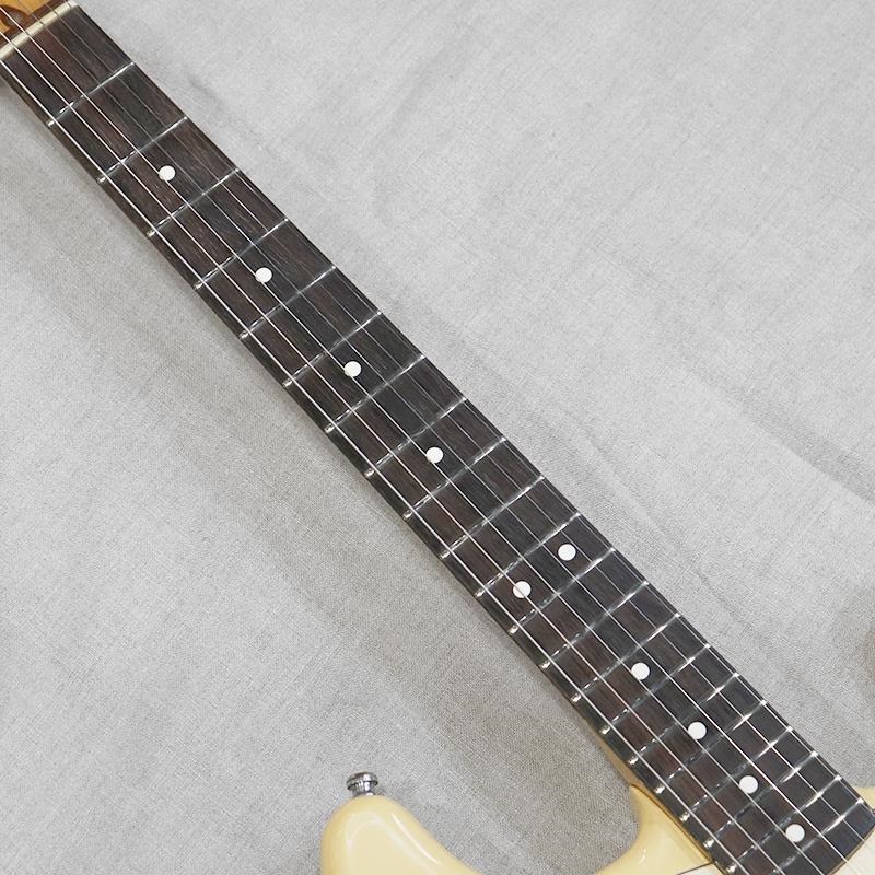 Fender USA VINTAGE Elite Stratocaster '84 White/R 画像8