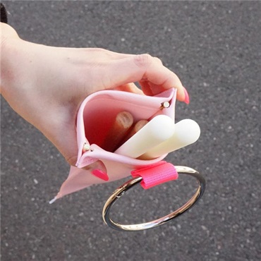 tsundrum_chan 【お試し価格】どピンクBIGリングカラビナスティックケース 画像4