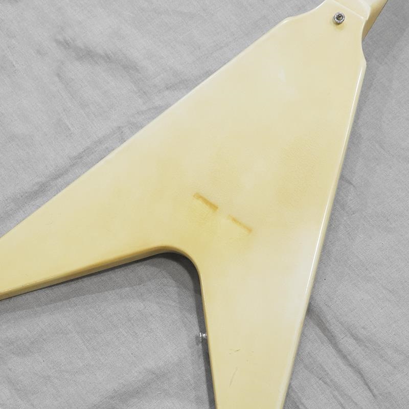 Gibson VINTAGE Flying V '83 Polaris White 画像3