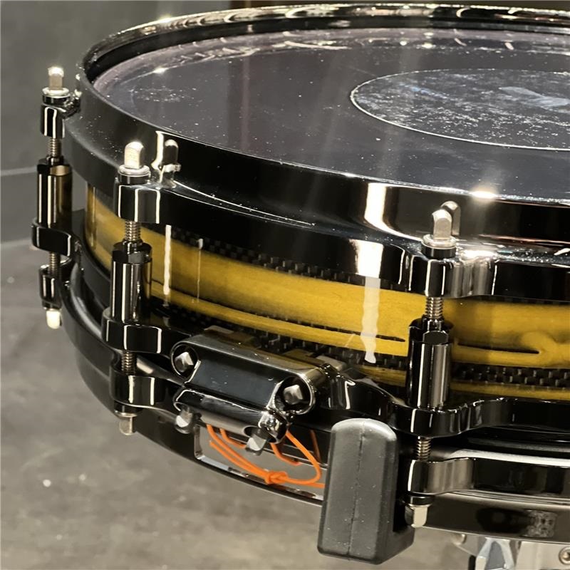 Pearl Masterworks Snare Drum 14x3.5 Free Floating -Gold Swirl on Black Carbon【イケベ楽器店創業50周年記念モデル】 画像2