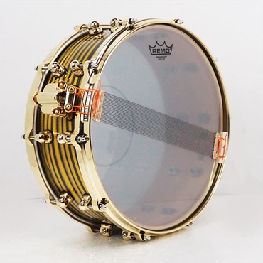 Pearl Masterworks Snare Drum 14x5.5 -Gold Swirl on Black Carbon-【イケベ楽器店創業50周年記念モデル】 画像4
