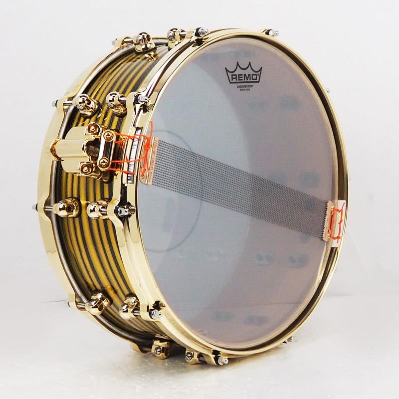 Pearl Masterworks Snare Drum 14x5.5 -Gold Swirl on Black Carbon-【イケベ楽器店創業50周年記念モデル】 画像4