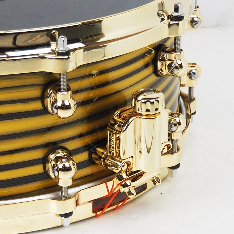 Pearl Masterworks Snare Drum 14x5.5 -Gold Swirl on Black Carbon-【イケベ楽器店創業50周年記念モデル】 画像6