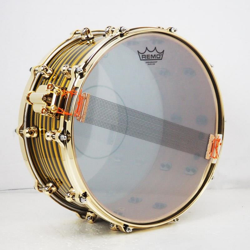 Pearl Masterworks Snare Drum 14x6.5 -Gold Swirl on Black Carbon-【イケベ楽器店創業50周年記念モデル】 画像4
