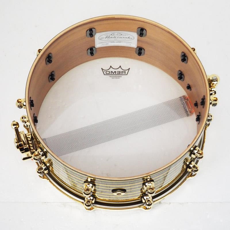 Pearl Masterworks Snare Drum 14x6.5 -Gold Swirl on Black Carbon-【イケベ楽器店創業50周年記念モデル】 画像8