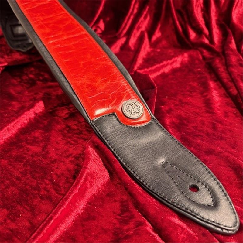 Darkglass Electronics Crimson Leather Strap ｜イケベ楽器店