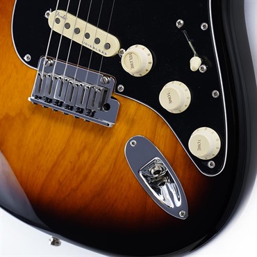 Fender USA American Ultra Luxe Stratocaster (2-Color Sunburst/Rosewood)  【B級特価】 画像4
