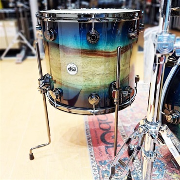 dw Collector's SonicPly 4pc Drum Kit [BD22，FT16，TT12&10 / Natural to Quick Royal Blue Burst over Horizontal Padauk] 画像6
