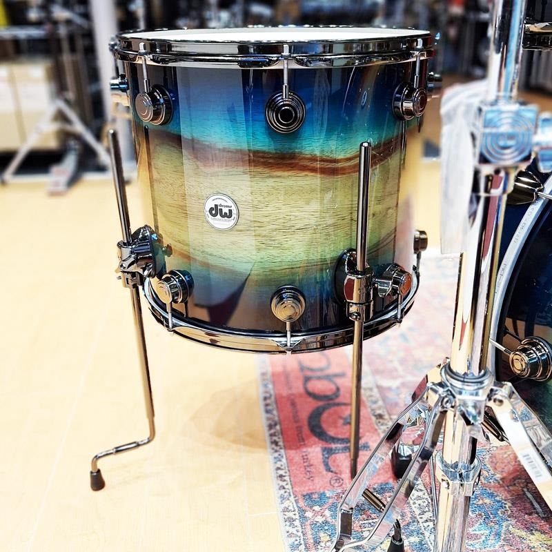 dw Collector's SonicPly 4pc Drum Kit [BD22，FT16，TT12&10 / Natural to Quick Royal Blue Burst over Horizontal Padauk] 画像6