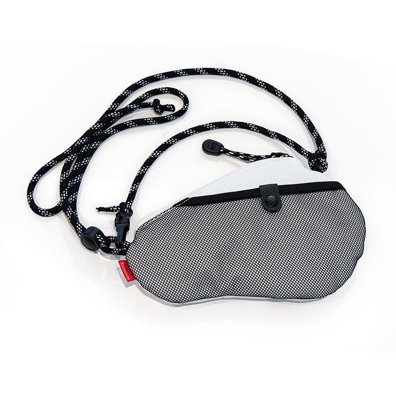 SUZUKI 【予約商品・11月10日発売予定】【完全数量限定】オムニコードサコッシュ OM-MSB-1 (スズキ)(ミニトート)(ROOTOTNE)(ルートート) 画像1