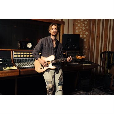 Fender Acoustics FINNEAS Signature Acoustasonic Player Telecaster (Cappuccino Fade/Rosewood) 画像6