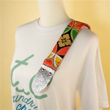 tsundrum_chan BIGリボン古着物帯ギターストラップ　ブラック七宝 画像2