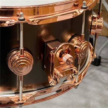 dw DRVD6514SVPBK [Collector's Satin Black Over Brass Snare 14×6.5 / Copper Finish Hardware]【日本初入荷/特注品】 画像1